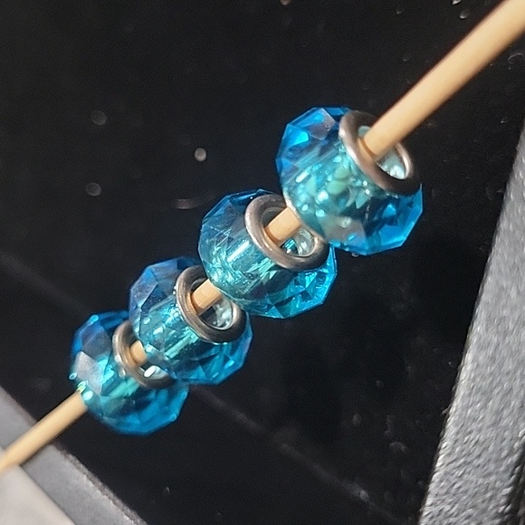 Set of 4 925 silver and glass charms/beads - Picture 3 of 6